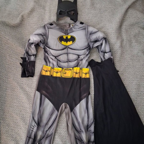 Batman kids costume for 5–6 years old like new