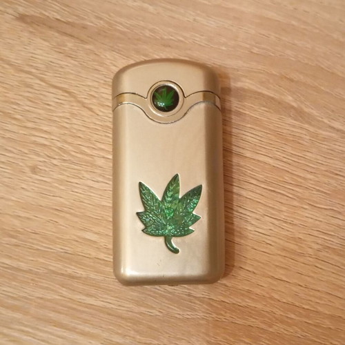 Vintage rare gas lighter like new