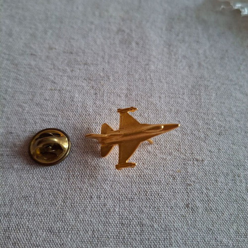 Men's pin warplane new, gold-colored