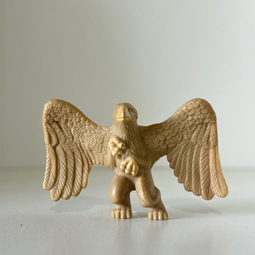 Gryphon figure 2005 from The Chronicles of Narnia, like new