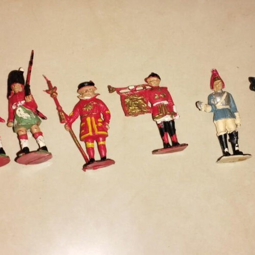 Royal guard toy soldiers used, set of 7, made in England