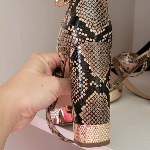Catwalk brown pumps like new, size 39