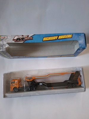 Maisto Fresh Metal 1:87 авто-транспортьор нов метален модел