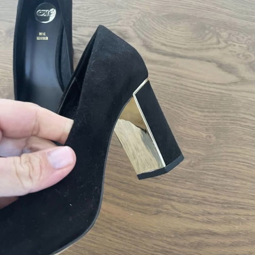 Exe black suede pumps size 40 like new with block heel