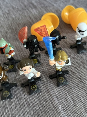 7 Kinder Star Wars figures