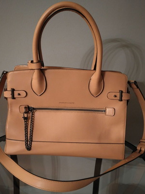 Τσάντα Charles & Keith nude μεταχειρισμένη χειρός με λουράκι ώμου