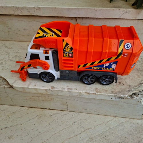 Dickie F/W garbage collection vehicle used