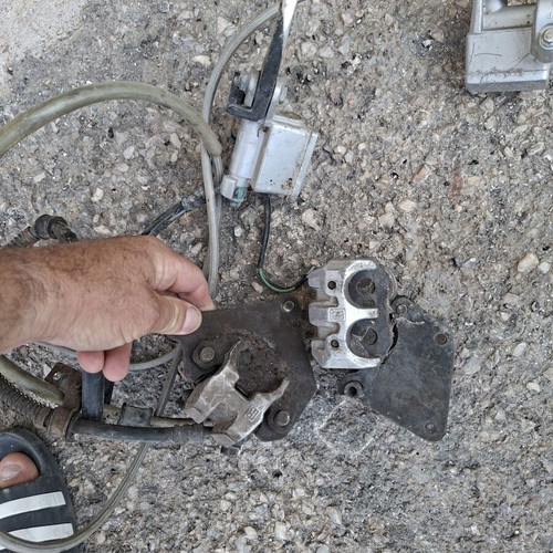 Kymco Agility 200i brake calipers