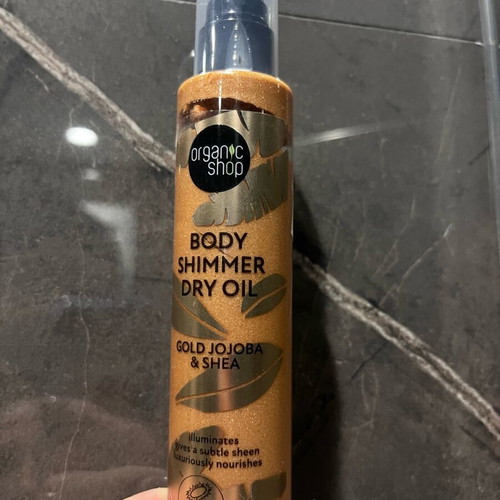 Body oil with shimmer new