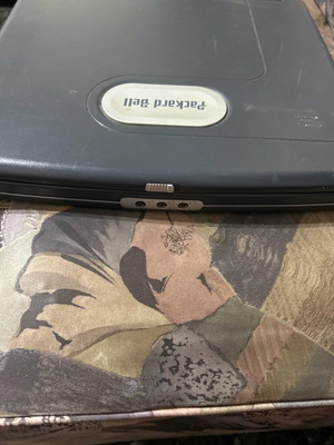 Packard Bell laptop MIT-WEA01 used for parts without charger