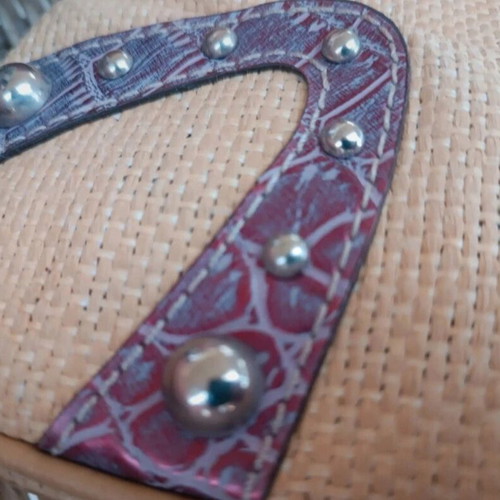 Guess vintage shoulder bag like new, beige and pink