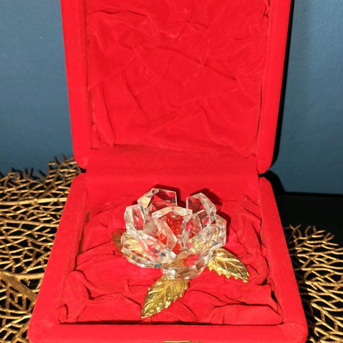 Glass rose new handmade in velvet wooden case