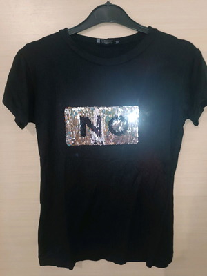 Black short-sleeve t-shirt with reversible sequin used, size M