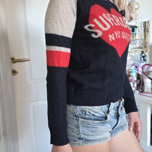 Superdry knit sweater S used with bold red heart logo