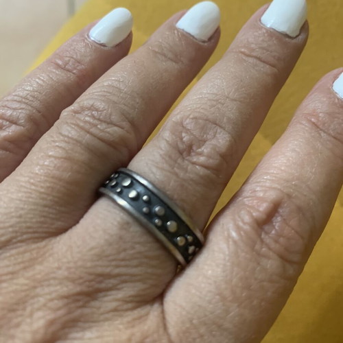 Wide ring with embossed bubble polka dot design, like new