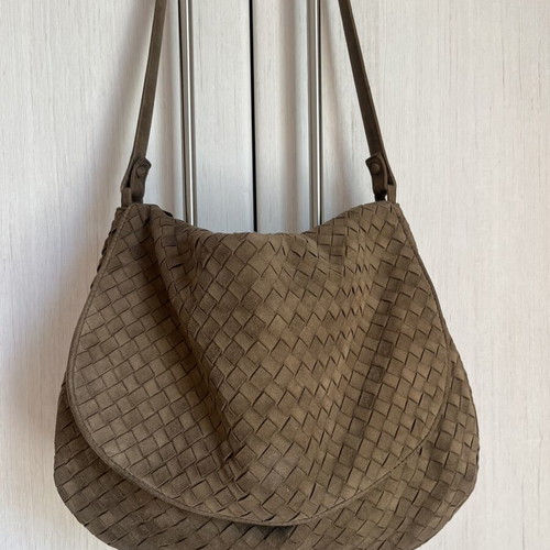 Bottega Veneta suede shoulder bag like new, brown