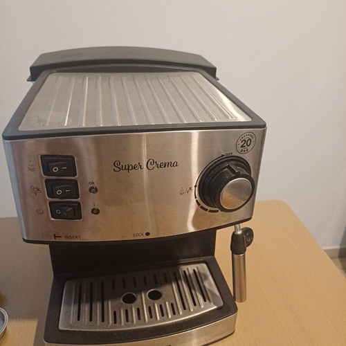 Rohnson Super Crema espresso coffee machine with milk frother