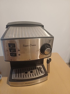 Rohnson Super Crema espresso coffee machine with milk frother