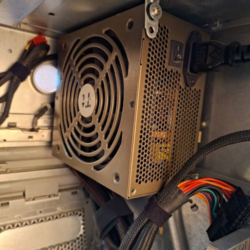 Apple Power Mac G4 (MDD) case with Thermaltake 550W PSU