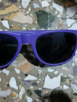 Sunglasses like new without brand
