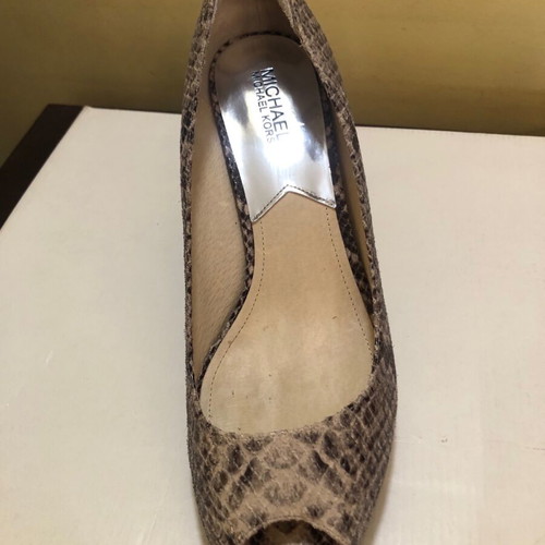 Michael Kors pumps size 40 with snake pattern like new