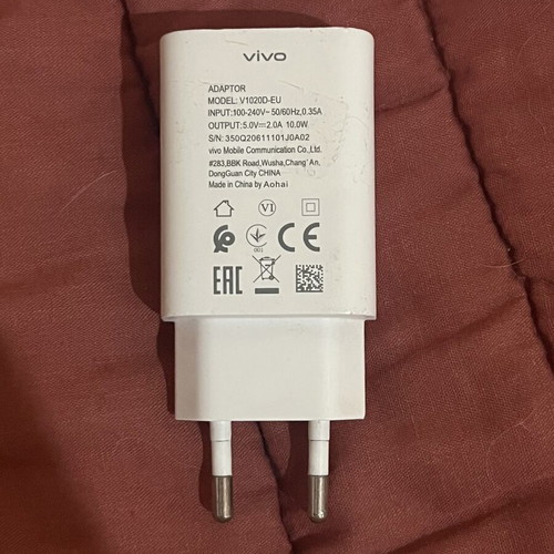 Vivo 10W Chargers pack of 2 like new, models V1020B-EU & V1020D-EU