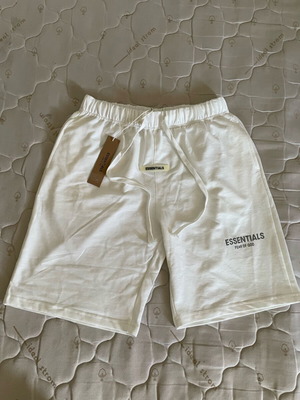 Fear Of God Essentials Shorts white new with tag
