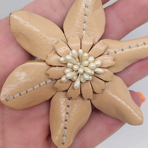 Leather flower brooch like new, beige