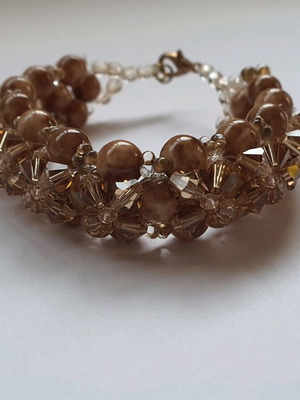 Beaded bracelet new with standard clasp