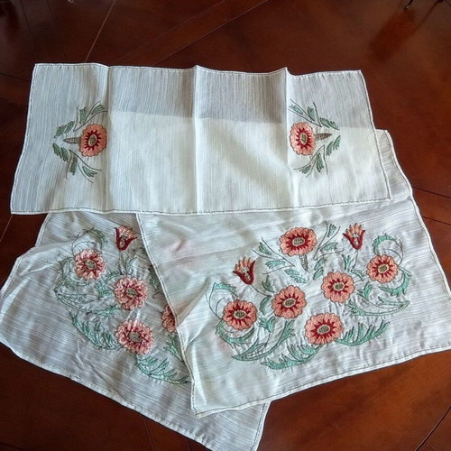 Set of 2 Handmade Embroidered Table Runners vintage, like new