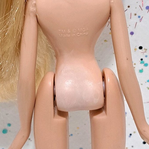 Bratz The Fashion Show Cloe nude used with flaws