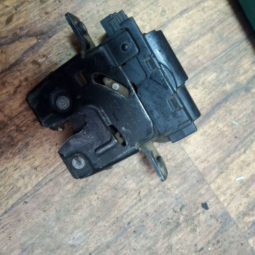 Rear lock for Nissan Micra Primera used, 90502AV720
