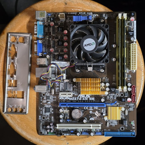 Motherboards Intel e8500 4GB amd athlon ii x2 240 4GB e7500 2GB used