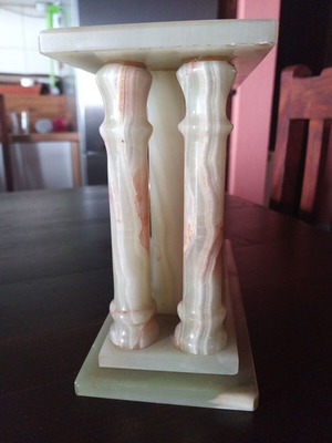 Table clock in excellent condition, not working