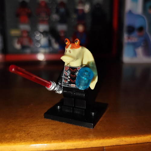 Darth Jar Jar Binks figure like new with double red lightsaber and base