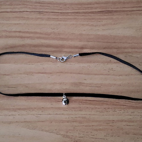Choker bell thin suede like new