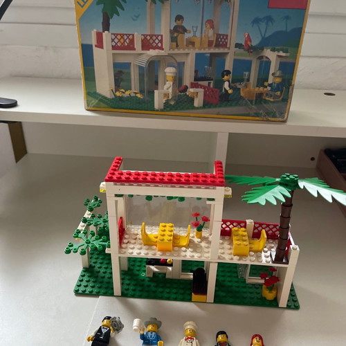 Lego 6376 Breezeway Cafe used vintage set with box and instructions