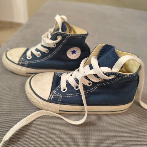 Baby All Star Converse shoes like new, size 23, blue