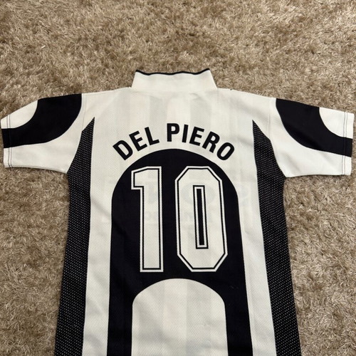 Juventus 1997 jersey used with Del Piero 10 name size S