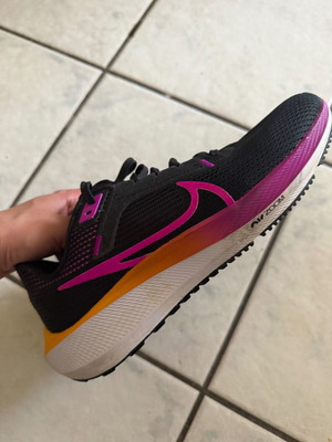 Nike Air Zoom Pegasus 40 μέγεθος 39 σαν καινούργιο, πολύχρωμα αθλητικά παπούτσια