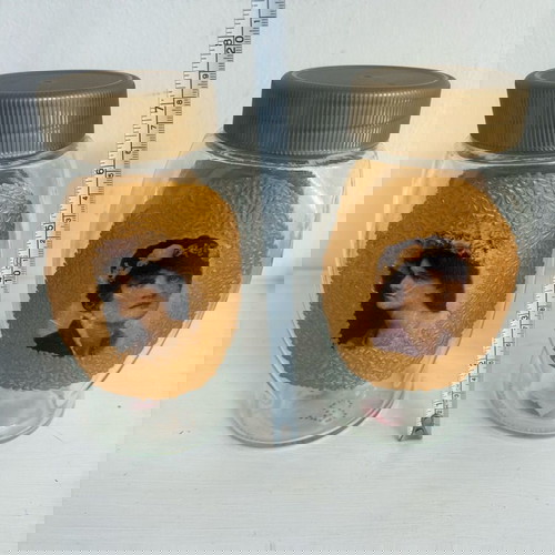 Δύο βάζα διακοσμημένα με το χέρι