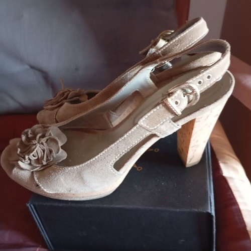 Nero Giardini summer sandals size 37 like new, beige leather