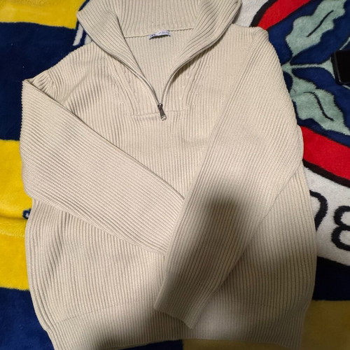 Zara men's sweater size L like new, cream with zipper