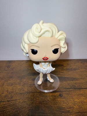 Funko Pop Icons Marilyn Monroe #24 used without box