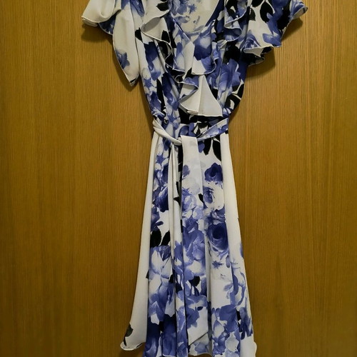 Rinascimento floral evening dress like new, small, white and blue
