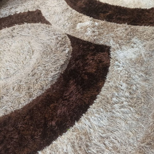 Living room rug used 270cm x 213cm with patterns