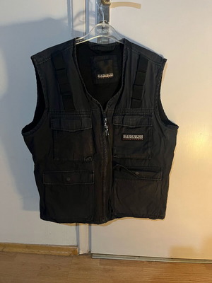 Napapirji sleeveless vest used, very good condition
