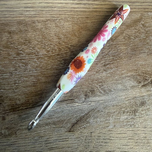 Crochet Hook 7.0 Ergonomic Size Like New