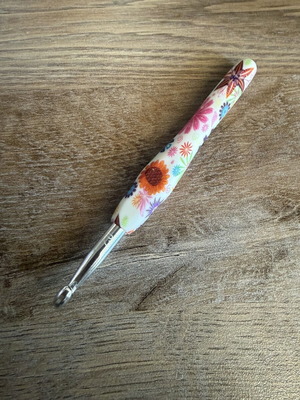 Crochet Hook 7.0 Ergonomic Size Like New