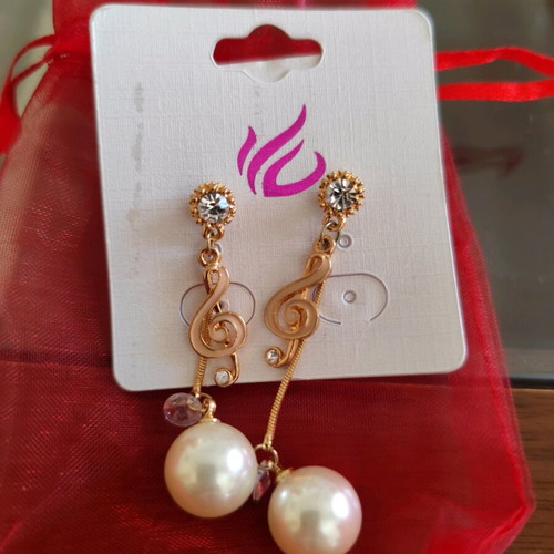 Treble clef earrings and necklace new